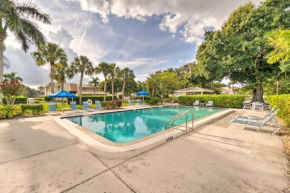 Sunny Sarasota Escape with Screened-In Lanai!